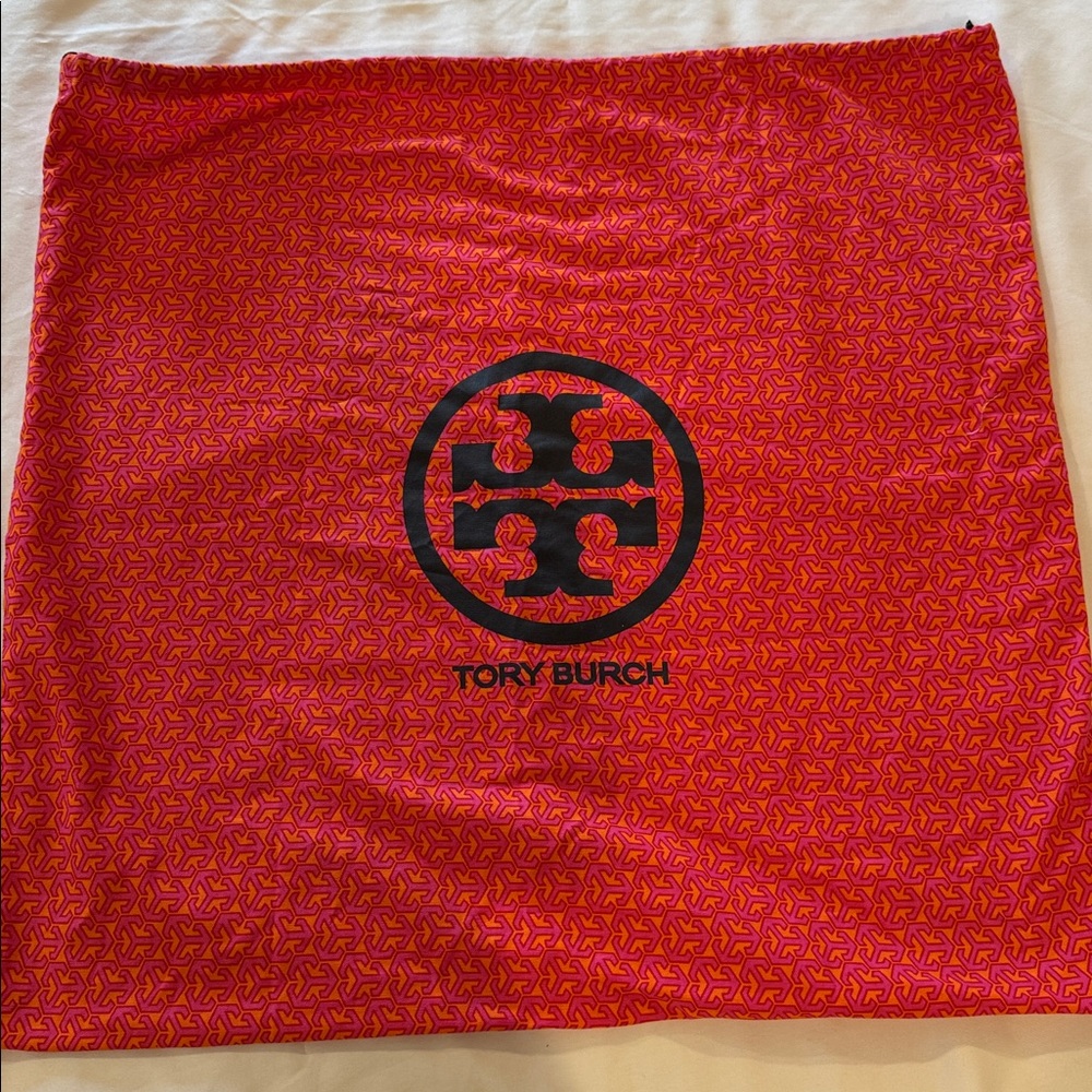Tory Burch Gloria Satchel & Dust Bag - Picture 13 of 13